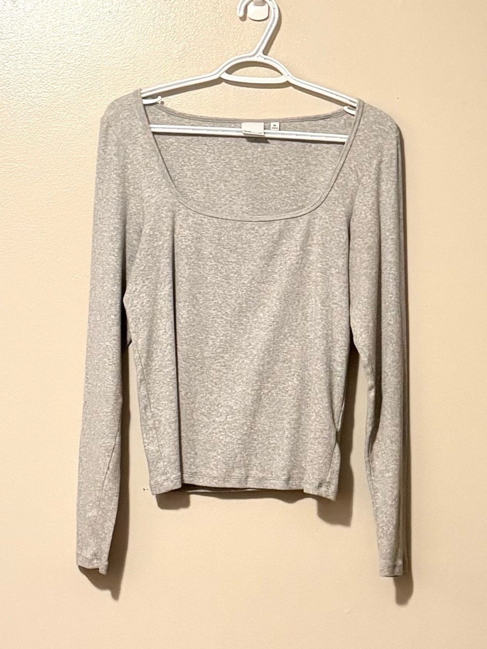 TNA Scoop Neck Long Sleeve Top - Light Gray